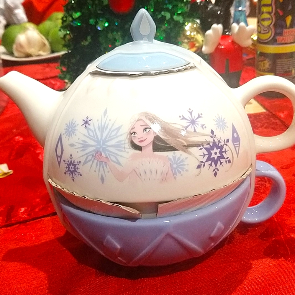 Disney Frozen tea set